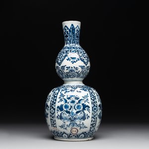 A Dutch Delft blue and white double gourd vase, Pieter Kam, ca. 1700 — photo 3