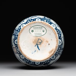 A Dutch Delft blue and white double gourd vase, Pieter Kam, ca. 1700 — photo 6
