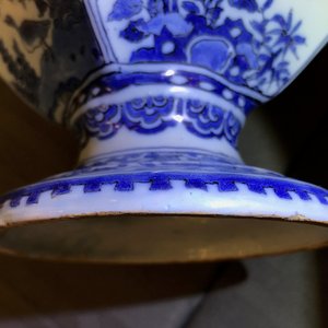A Dutch Delft blue and white facetted bottle vase, last quarter 17th C. — 照片 13