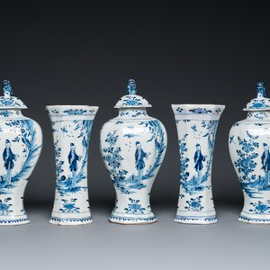 A Dutch Delft blue and white five-piece chinoiserie garniture, 1st quarter 18th C. — 照片 3