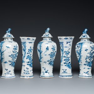 A Dutch Delft blue and white five-piece chinoiserie garniture, 1st quarter 18th C. — 照片 4