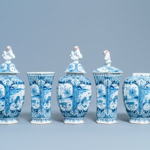 A Dutch Delft blue and white five-piece garniture with chinoiserie design with deer, 18th C. — 照片 2