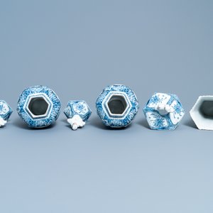 A Dutch Delft blue and white five-piece garniture with chinoiserie design with deer, 18th C. — 照片 5