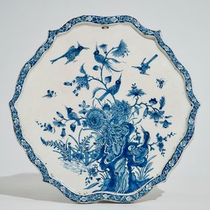 A Dutch Delft blue and white floral chinoiserie plaque, early 18th C. — photo 1