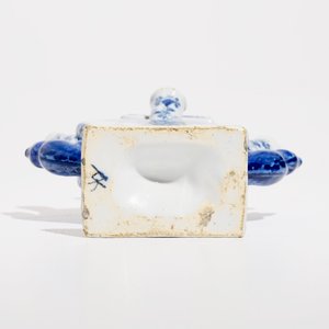 A Dutch Delft blue and white heart-shaped pyramidal tulip vase, 2nd half 17th C. — photo 5