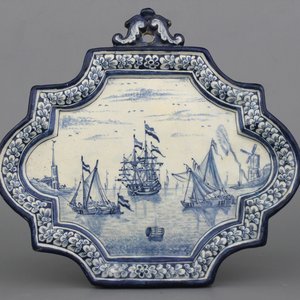 A Dutch Delft blue and white maritime subject plaque, 18th C. — 照片 1