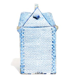 A Dutch Delft blue and white model of a house, 18th C. — photo 2