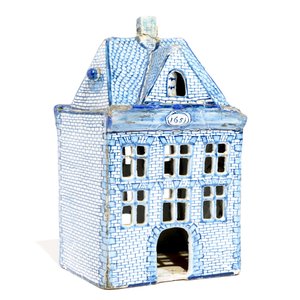 A Dutch Delft blue and white model of a house, 18th C. — photo 5