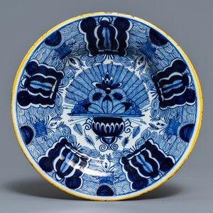 A Dutch Delft blue and white 'peacock's tail' dish and a pair of plates, 18th C. — 照片 6