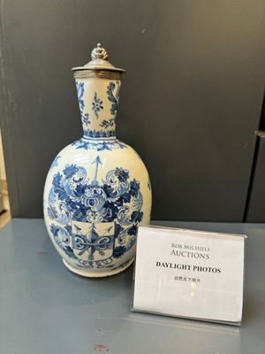 A Dutch Delft blue and white pewter-mounted armorial jug, late 17th C. — photo 1