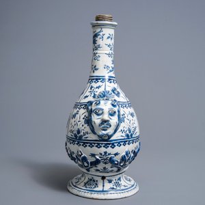 A Dutch Delft blue and white pilgrim's flask, last quarter 17th C. — photo 2