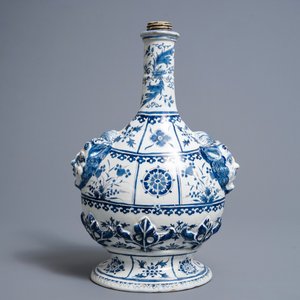A Dutch Delft blue and white pilgrim's flask, last quarter 17th C. — photo 3