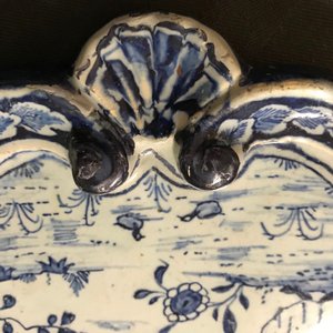 A Dutch Delft blue and white plaque with a lady in a landscape, 18th C. — 照片 11