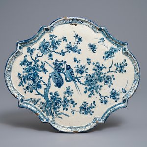 A Dutch Delft blue and white plaque with birds on flowery branches, 18th C. — 照片 1