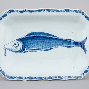 A Dutch Delft blue and white rectangular herring dish, 18th C. — photo 1