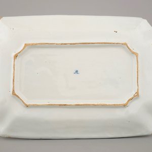 A Dutch Delft blue and white rectangular herring dish, 18th C. — photo 2