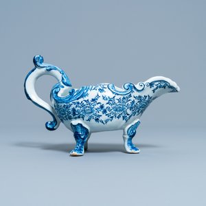 A Dutch Delft blue and white sauce boat, 18th C. — 照片 4