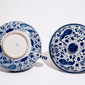 A Dutch Delft blue and white spiced wine bowl and cover with peacocks, early 18th C. — 照片 7