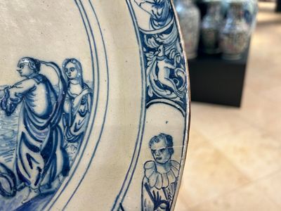 A Dutch Delft blue and white 'The abduction of Europa' dish, 1st quarter 18th C. — 照片 4