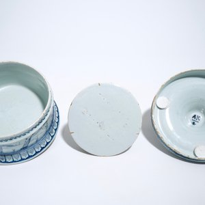 A Dutch Delft blue and white tobacco box and cover with tamper, dated 1763 — photo 7