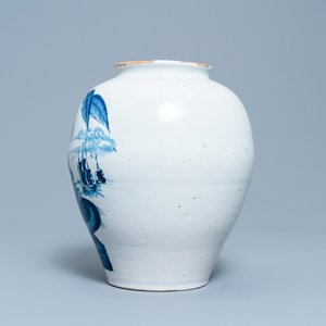 A Dutch Delft blue and white tobacco jar with an American indian, 18th C. — 照片 5