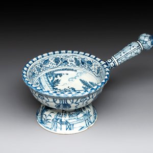 A Dutch Delft blue and white 'tobacco plantation owner' brasier, 18th C. — photo 1