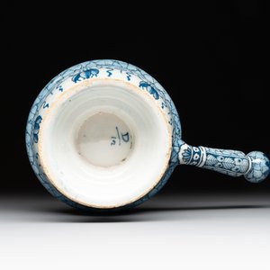 A Dutch Delft blue and white 'tobacco plantation owner' brasier, 18th C. — photo 7
