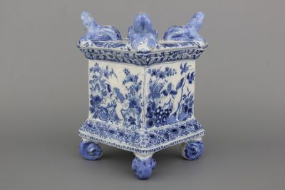 A Dutch Delft blue and white tulip vase base, Adriaen Kocx, The Greek A, 1686-1701