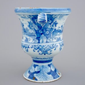 A Dutch Delft blue and white urn-shaped garden vase, 18th C. — 照片 5