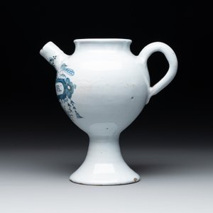 A Dutch Delft blue and white wet drug or syrup jar inscribed 'S GRANATOR', 18th C. — photo 2