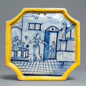 A Dutch Delft blue and white yellow border 'tobacco shop' plaque, 18th C. — 照片 1