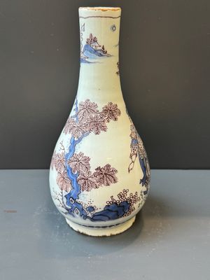 A Dutch Delft blue, white and manganese chinoiserie bottle vase, late 17th C. — photo 3