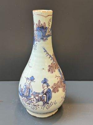 A Dutch Delft blue, white and manganese chinoiserie bottle vase, late 17th C. — photo 4