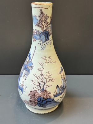 A Dutch Delft blue, white and manganese chinoiserie bottle vase, late 17th C. — photo 5