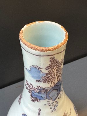 A Dutch Delft blue, white and manganese chinoiserie bottle vase, late 17th C. — photo 8