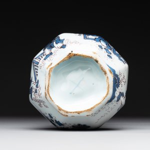 A Dutch Delft blue, white and manganese chinoiserie triple gourd vase, late 17th C. — photo 6