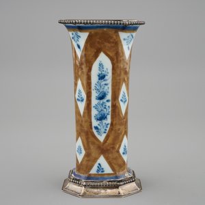 A Dutch Delft capucin brown miniature vase with silver mounts, 18th C. — 照片 5