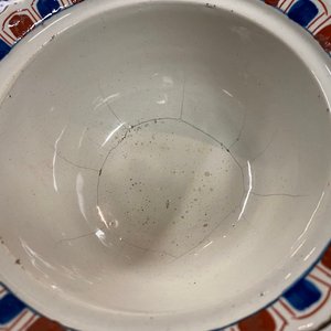 A Dutch Delft cashmere palette tripod bowl, 1st quarter 18th C. — photo 8