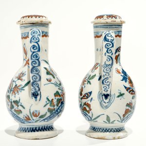 A Dutch Delft cashmire palette cruet set for oil and vinegar, 17/18th C. — photo 11