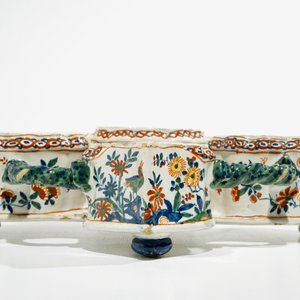 A Dutch Delft cashmire palette cruet stand, 17/18th C. — photo 3