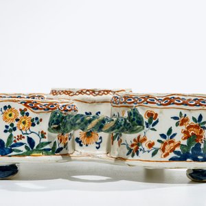 A Dutch Delft cashmire palette cruet stand, 17/18th C. — photo 10