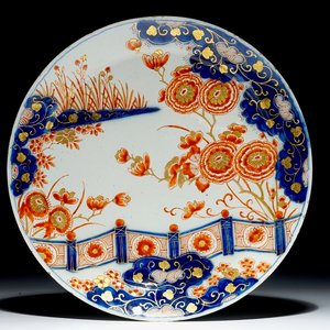 A Dutch Delft doré chinoiserie plate, 18th C. — photo 1