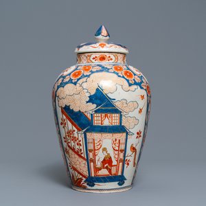 A Dutch Delft doré Imari-style chinoiserie vase and cover, 1st quarter 18th C. — photo 1