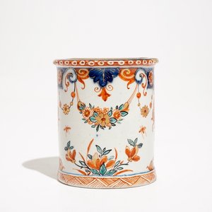 A Dutch Delft doré jam-pot, 18th C. — photo 1