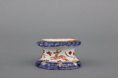 A Dutch Delft doré salt cellar, Pieter Adriaensz. Kocx, The Greek A, 1705-1720