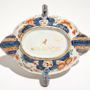 A Dutch Delft doré two-handled sauce boat, 18th C. — photo 7