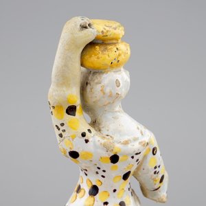 A Dutch Delft figure of a lady, 18th C. — 照片 8