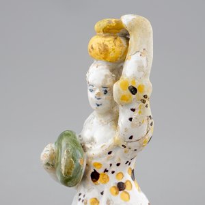 A Dutch Delft figure of a lady, 18th C. — 照片 9