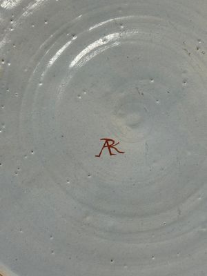 A Dutch Delft Imari-style dish with antiquities, 'AK' mark, 18th C. — photo 9