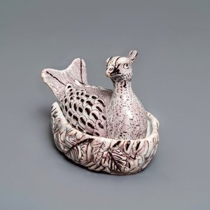 A Dutch Delft manganese 'plover' butter tub and cover, 18th C. — photo 1